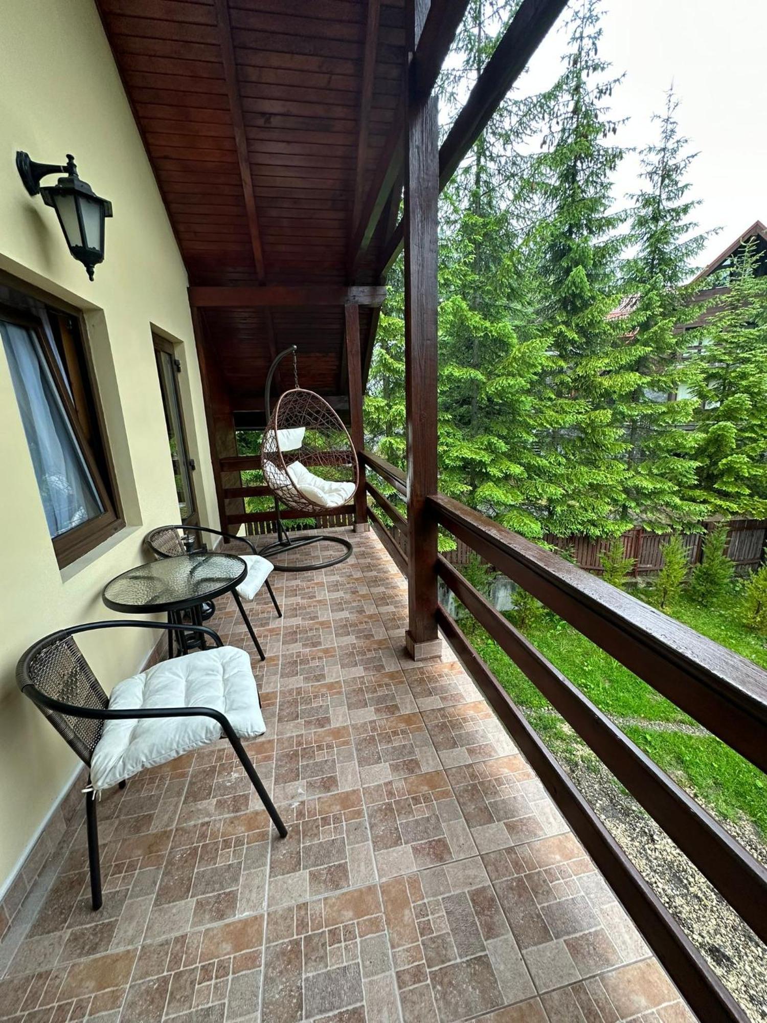 Ollie'S Mountain Chalet Буштені Екстер'єр фото