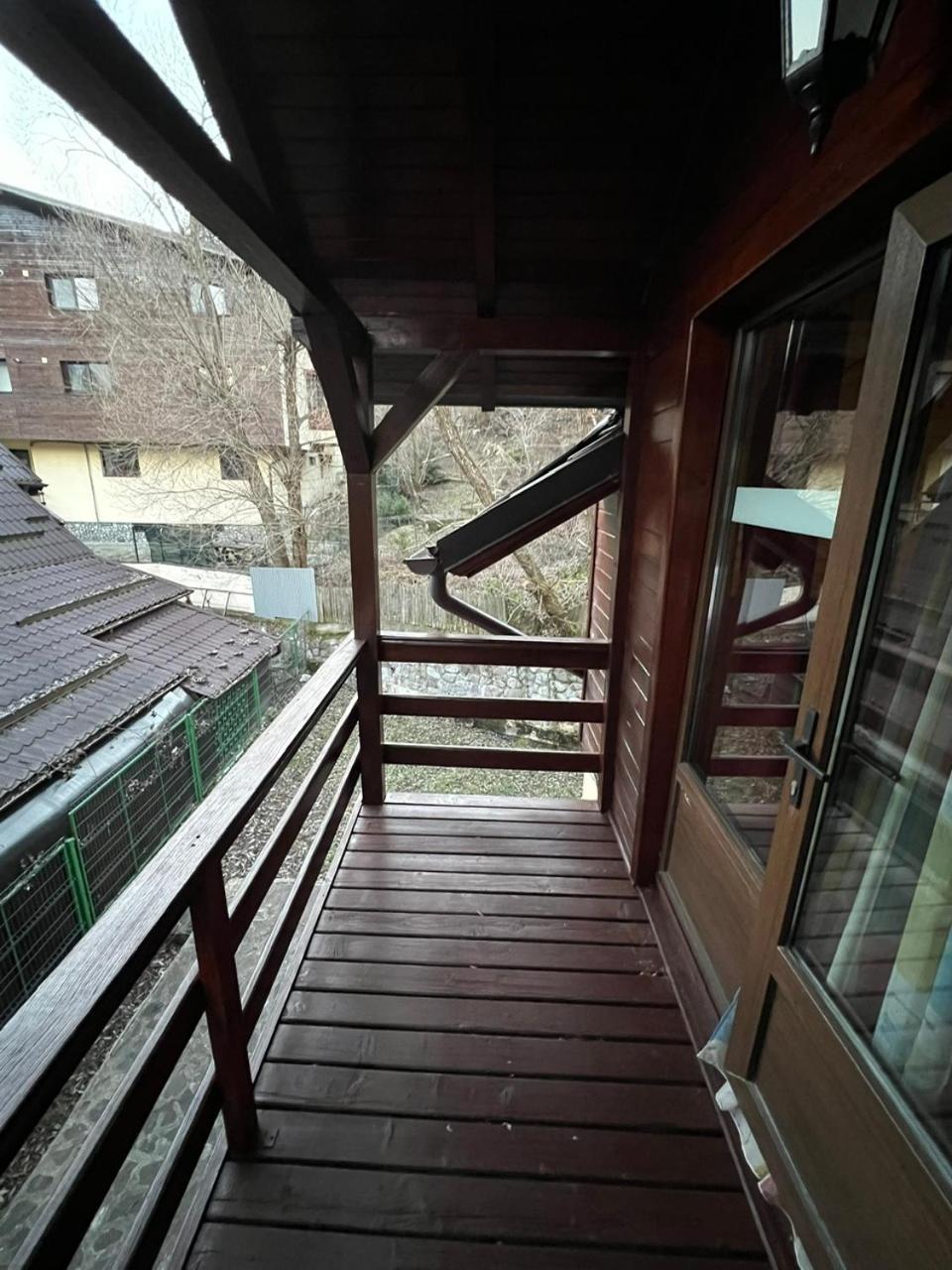 Ollie'S Mountain Chalet Буштені Екстер'єр фото
